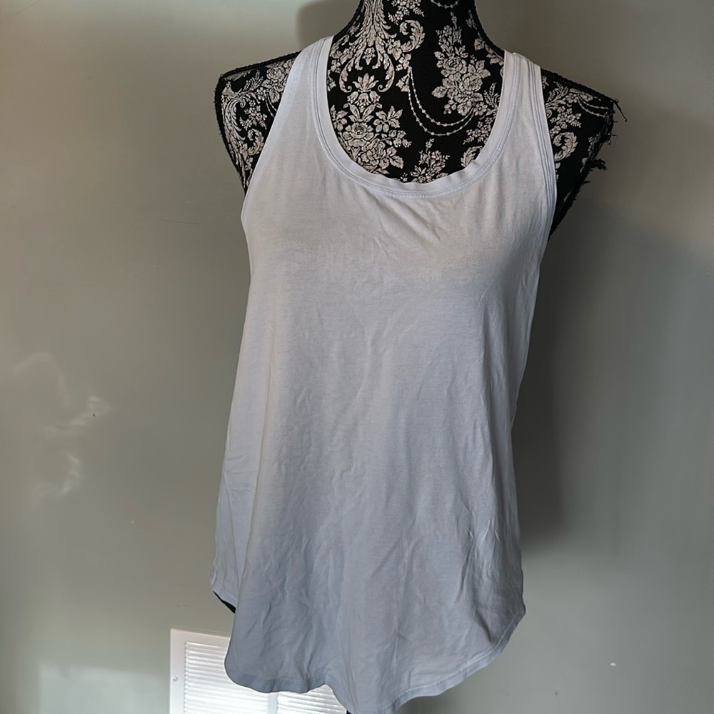 Lululemon size 6 Pleated back top
